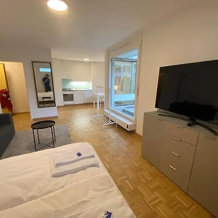 Practical In The Center - Art 7 Apartment *
