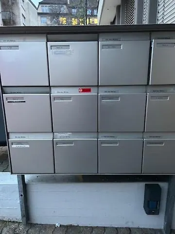 Practical In The Center - Art 7